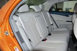 2014款比亚迪秦1.5T旗舰型