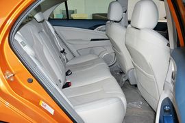 2014款比亚迪秦1.5T旗舰型