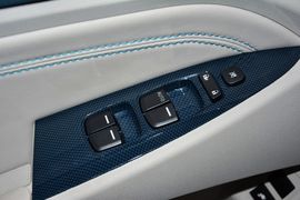 2014款比亚迪秦1.5T旗舰型