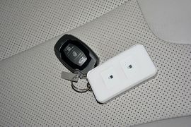 2014款比亚迪秦1.5T旗舰型