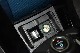 2014款比亚迪秦1.5T旗舰型
