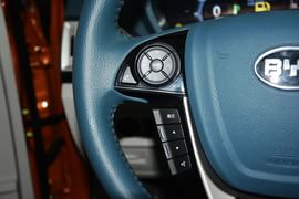 2014款比亚迪秦1.5T旗舰型