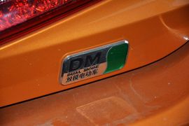 2014款比亚迪秦1.5T旗舰型