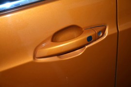 2014款比亚迪秦1.5T旗舰型