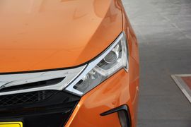 2014款比亚迪秦1.5T旗舰型