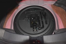 2014款吉利新帝豪两厢1.3T手动精英型