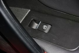 2014款吉利新帝豪两厢1.3T手动精英型