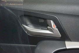 2014款吉利新帝豪两厢1.3T手动精英型