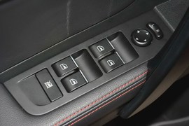 2014款吉利新帝豪两厢1.3T手动精英型