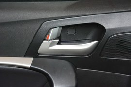 2014款吉利新帝豪两厢1.3T手动精英型