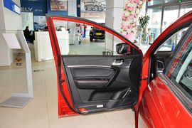 2014款吉利新帝豪两厢1.3T手动精英型