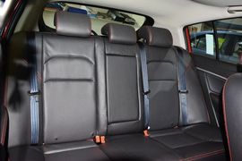 2014款吉利新帝豪两厢1.3T手动精英型