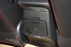 2014款吉利新帝豪两厢1.3T手动精英型