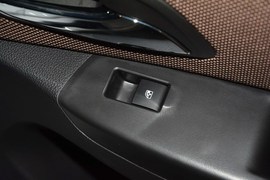 2013款雪佛兰科鲁兹掀背1.6L手动豪华版