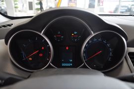 2013款雪佛兰科鲁兹掀背1.6L手动豪华版