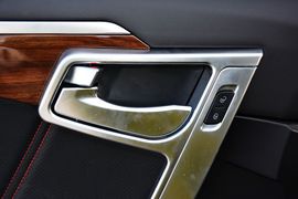 2015款吉利GX7运动版2.0L自动尊享型