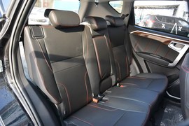 2015款吉利GX7运动版2.0L自动尊享型