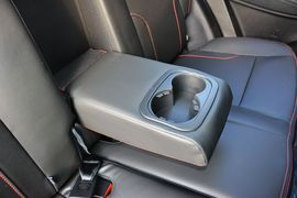 2015款吉利GX7运动版2.0L自动尊享型
