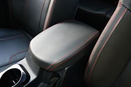 2015款吉利GX7运动版2.0L自动尊享型