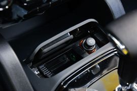2015款吉利GX7运动版2.0L自动尊享型