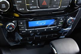 2015款吉利GX7运动版2.0L自动尊享型