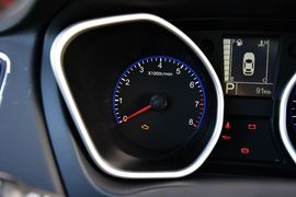 2015款吉利GX7运动版2.0L自动尊享型