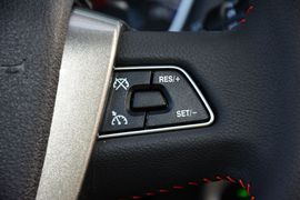 2015款吉利GX7运动版2.0L自动尊享型