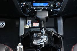 2015款吉利GX7运动版2.0L自动尊享型