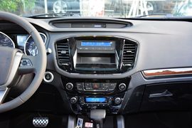 2015款吉利GX7运动版2.0L自动尊享型