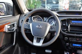 2015款吉利GX7运动版2.0L自动尊享型