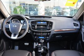 2015款吉利GX7运动版2.0L自动尊享型