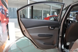 2009款长安悦翔两厢1.5L自动