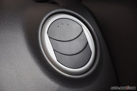 2009款长安悦翔两厢1.5L自动