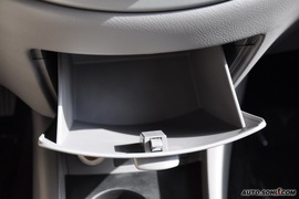 2009款长安悦翔两厢1.5L自动