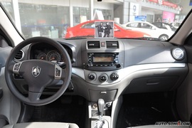 2009款长安悦翔两厢1.5L自动