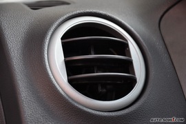 2009款长安悦翔两厢1.5L自动