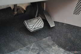 2009款长安悦翔两厢1.5L自动