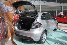 2009款长安悦翔两厢1.5L自动