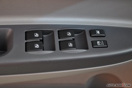 2009款长安悦翔两厢1.5L自动