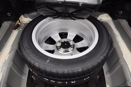 2012款丰田皇冠V6