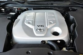 2012款丰田皇冠V6