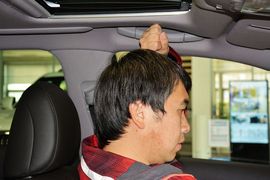 2012款丰田皇冠V6