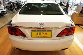 2012款丰田皇冠V6