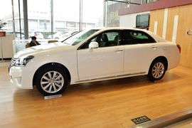 2012款丰田皇冠V6