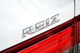 2013款丰田锐志2.5V尚锐导航版