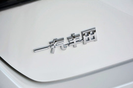 2013款丰田锐志2.5V尚锐导航版