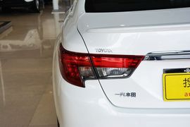 2013款丰田锐志2.5V尚锐导航版