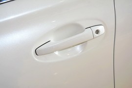 2013款丰田锐志2.5V尚锐导航版