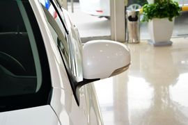 2013款丰田锐志2.5V尚锐导航版