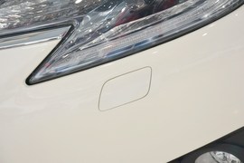 2013款丰田锐志2.5V尚锐导航版